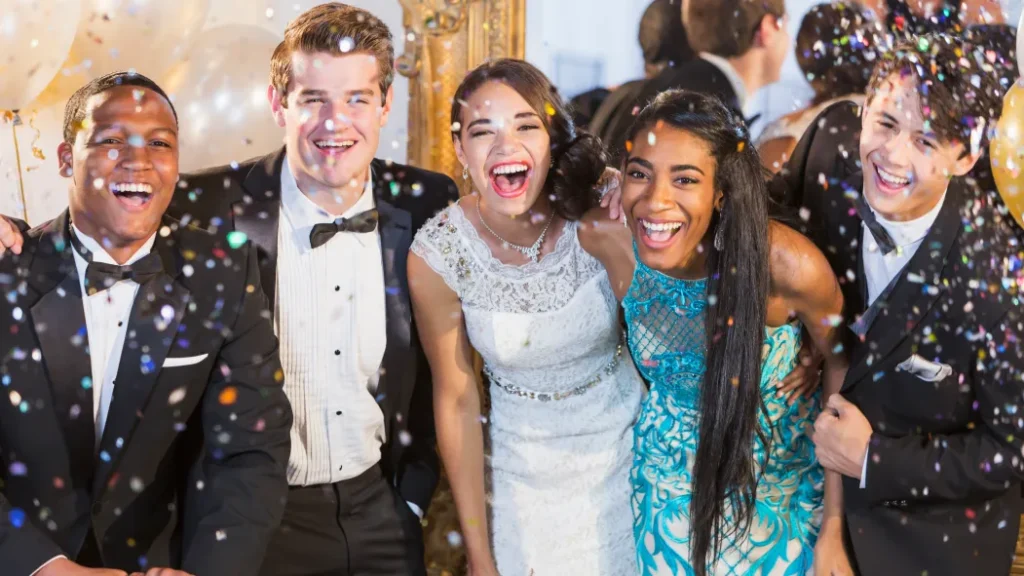 istock bal finissants Chauffeur privé en limousine pour bal de graduation et fête de fin d’études Montréal